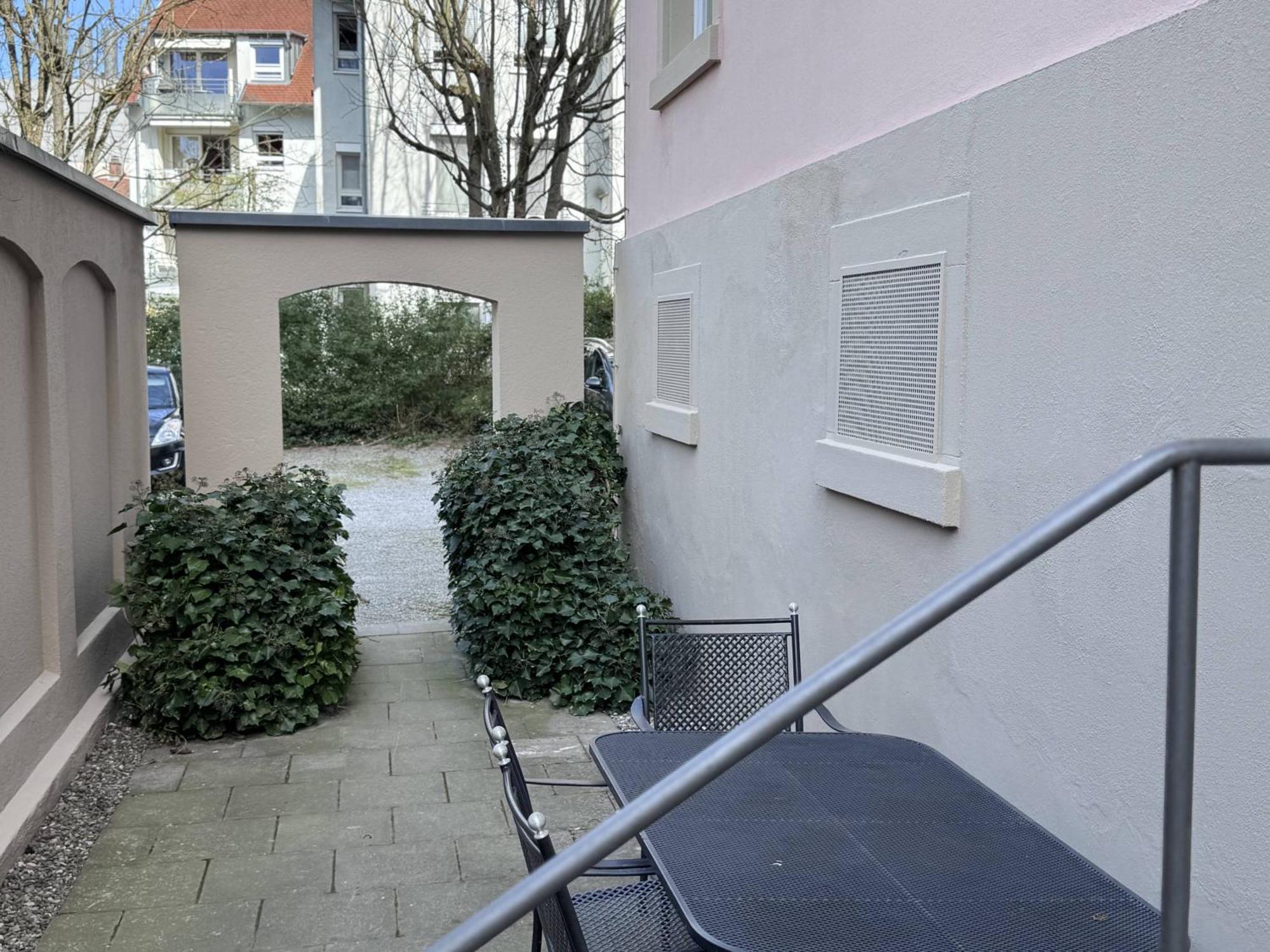 Apartment Seeglueck Seeliebe - Charmante Jugendstilwohnung Mit Parkplatz Direkt Im Zentrum Nahe Bahnhof Und Seeufer In Konstanz