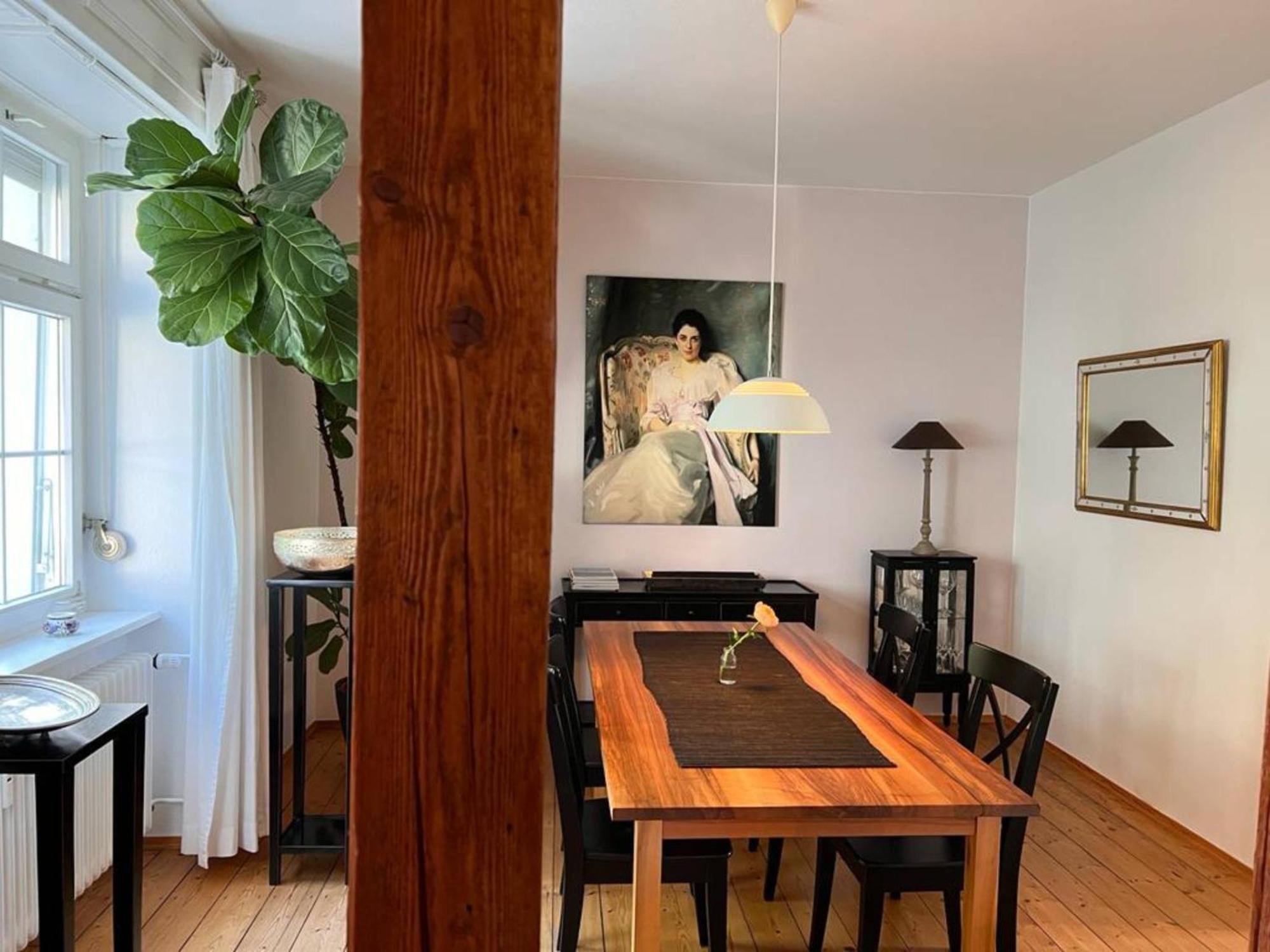 Apartment Seeglueck Seeliebe - Charmante Jugendstilwohnung Mit Parkplatz Direkt Im Zentrum Nahe Bahnhof Und Seeufer In Konstanz